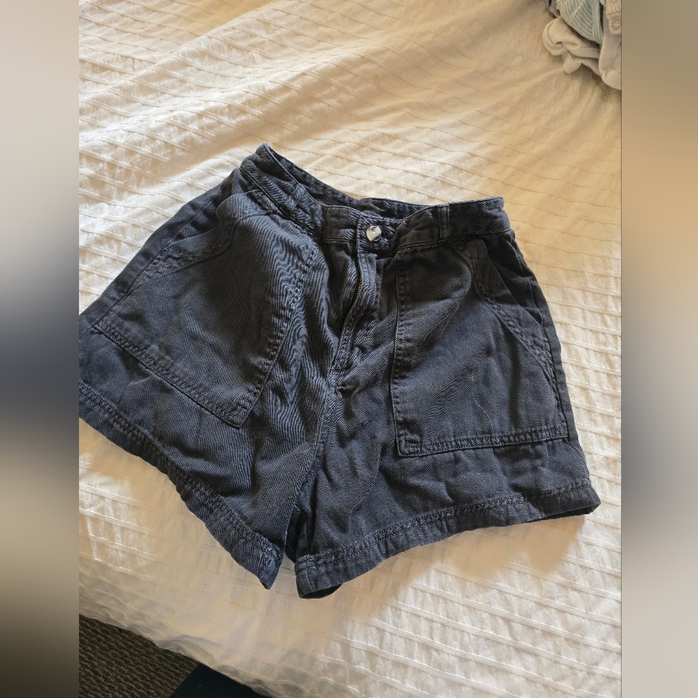 Universal Thread Women's Dark Gray Cargo Shorts